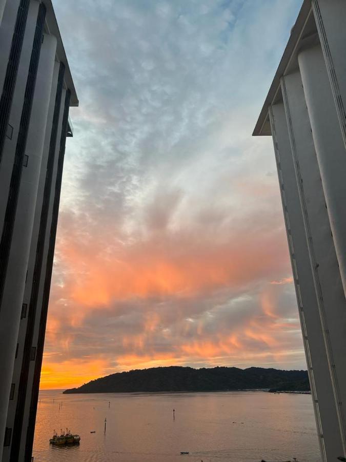 Kota Kinabalu City Centre @ The Shore By Casa Yolo المظهر الخارجي الصورة