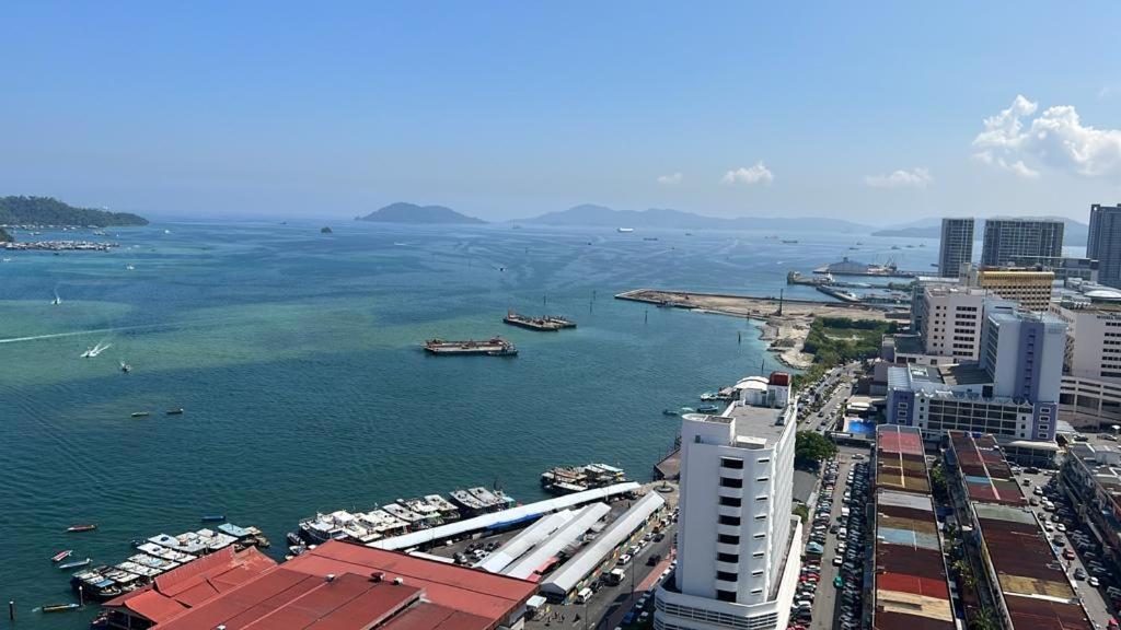 Kota Kinabalu City Centre @ The Shore By Casa Yolo المظهر الخارجي الصورة