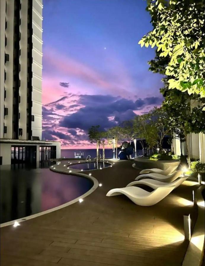 Kota Kinabalu City Centre @ The Shore By Casa Yolo المظهر الخارجي الصورة