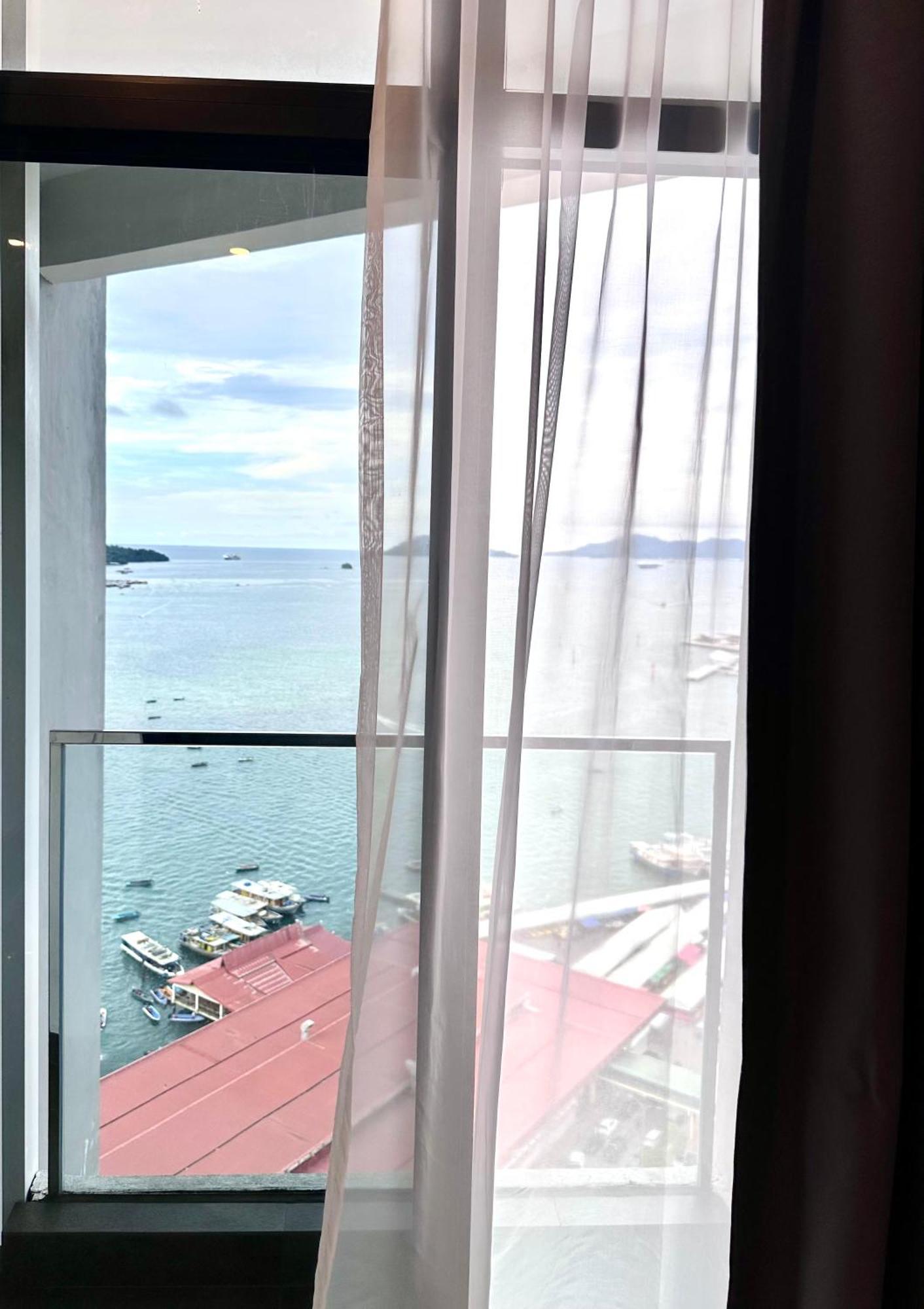 Kota Kinabalu City Centre @ The Shore By Casa Yolo المظهر الخارجي الصورة