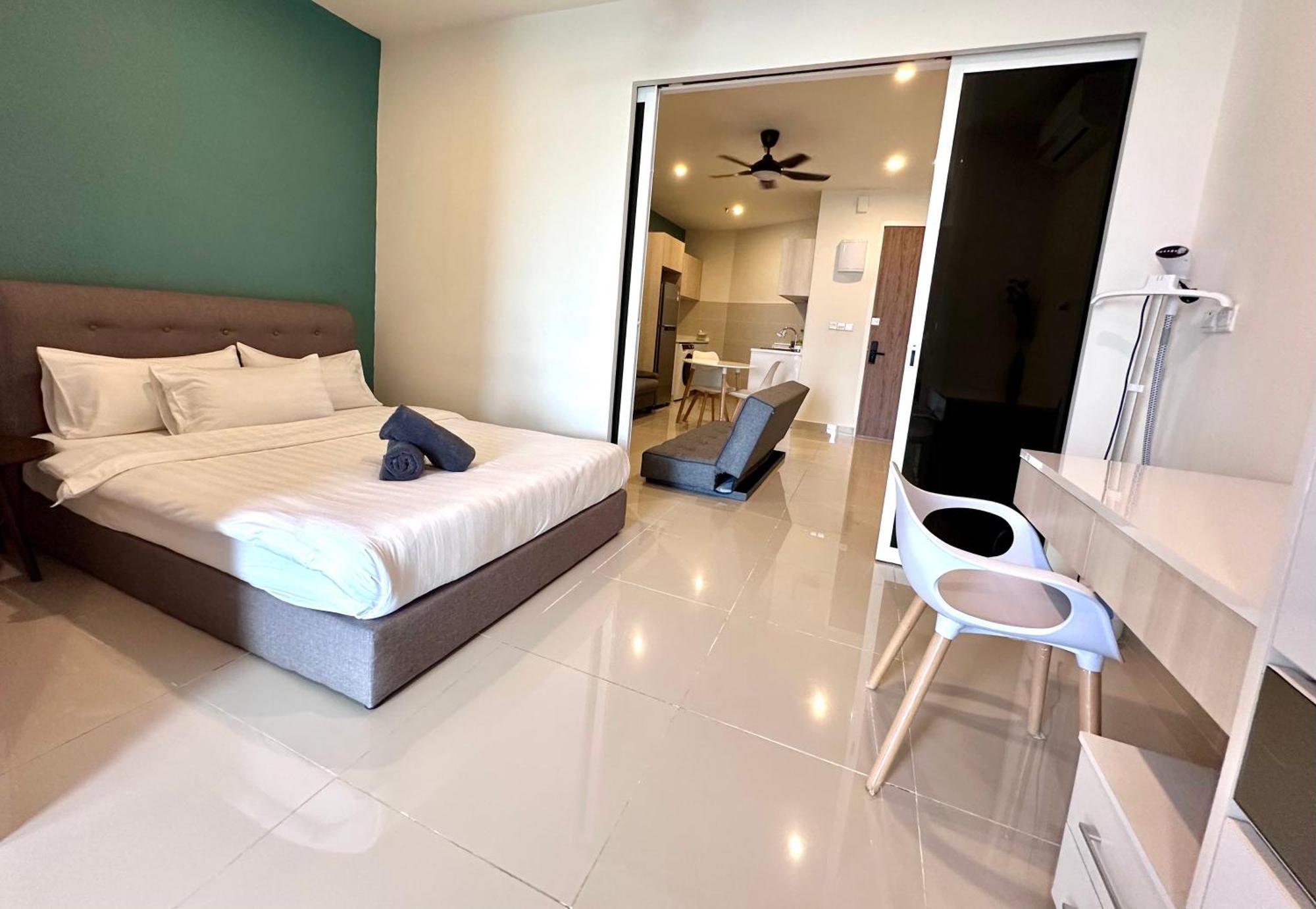 Kota Kinabalu City Centre @ The Shore By Casa Yolo المظهر الخارجي الصورة
