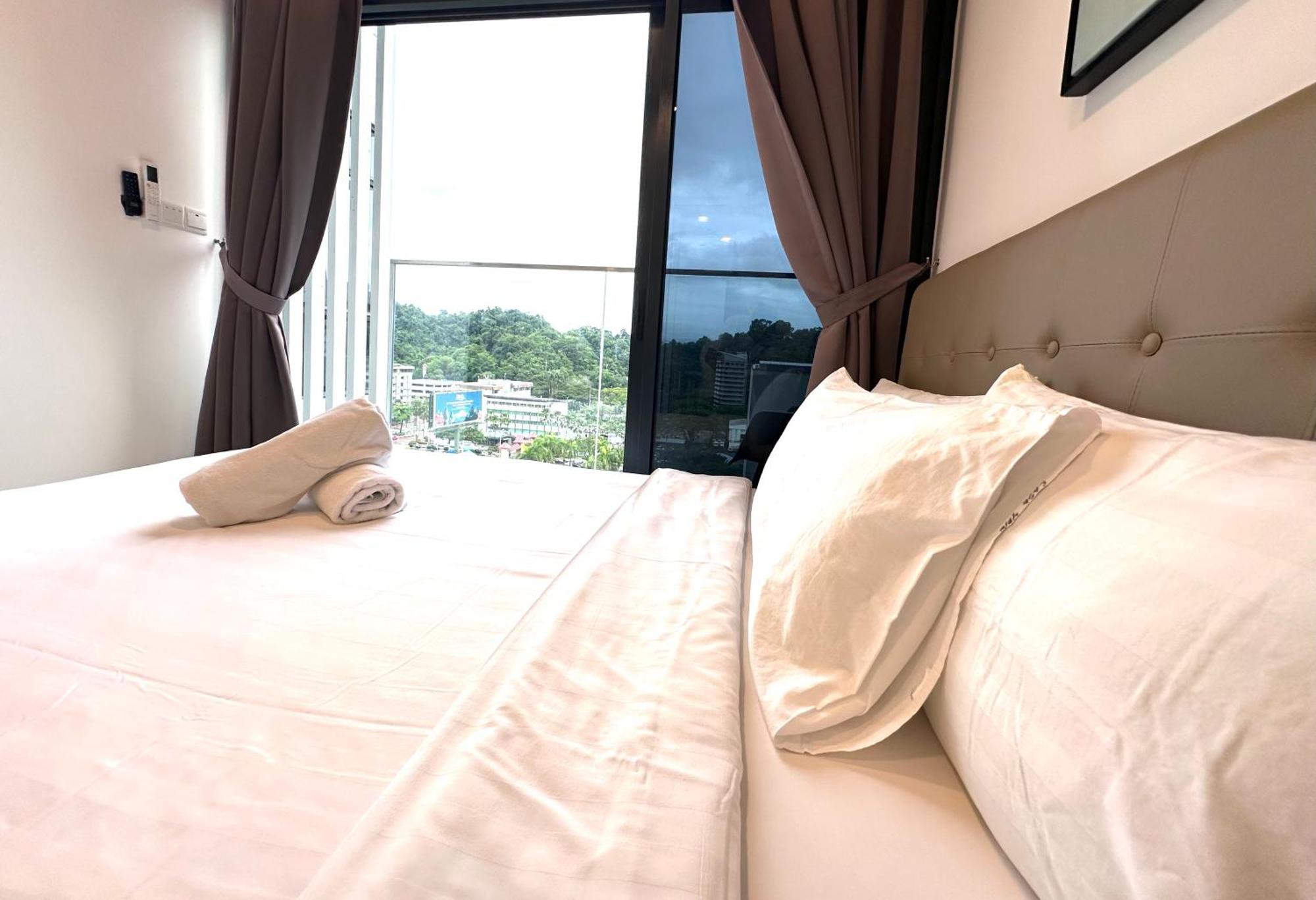 Kota Kinabalu City Centre @ The Shore By Casa Yolo المظهر الخارجي الصورة