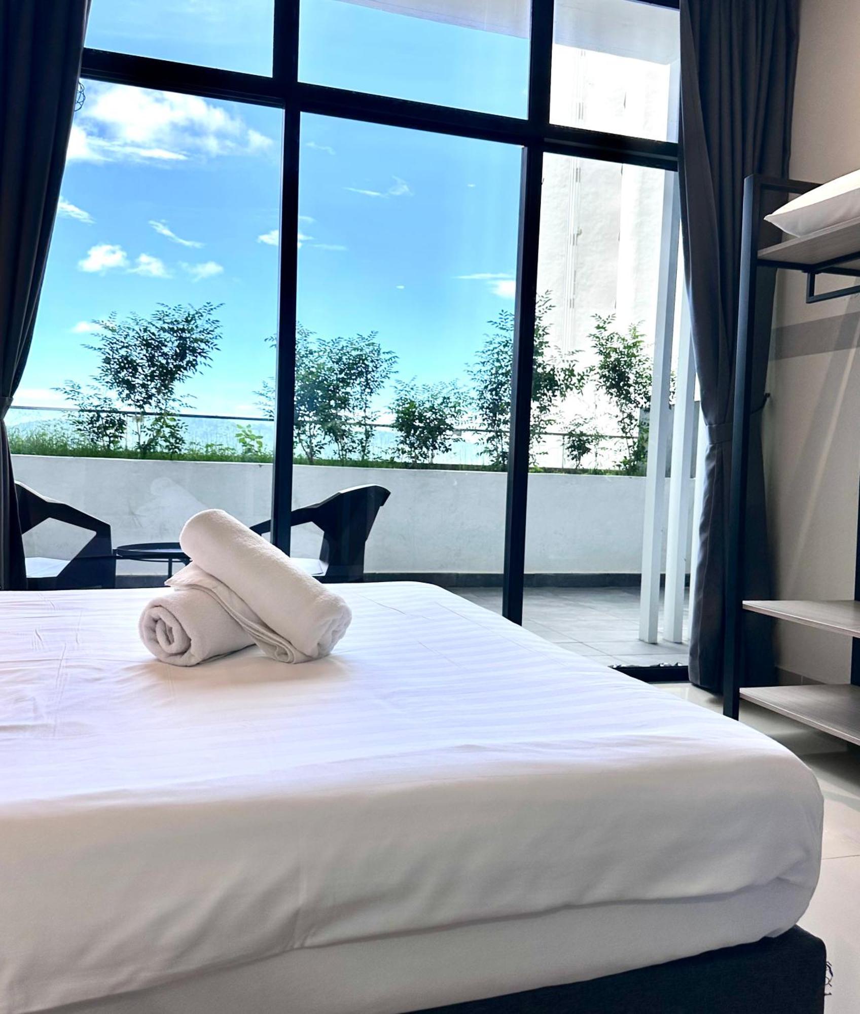 Kota Kinabalu City Centre @ The Shore By Casa Yolo المظهر الخارجي الصورة
